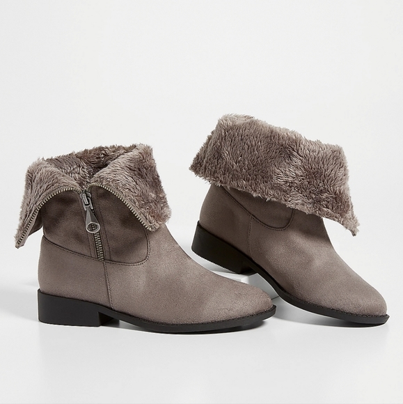 Maurices Grey Regina sherpa foldover ankle bootie - Picture 1 of 10